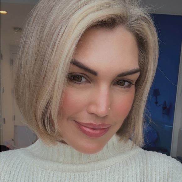 Meet your Posher, Melissa - Picture 2 of 2